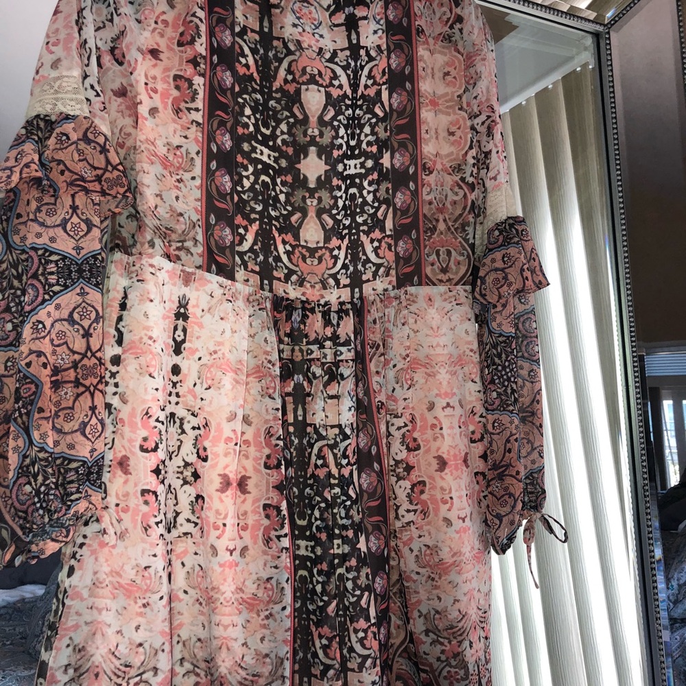 Bebe Folkloric Ruffle Dress - Picture 4 of 4